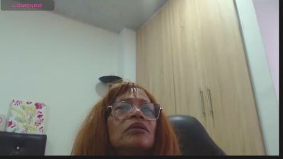 BustyXMilf live cam on Cam4