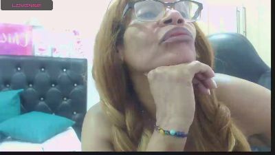 BustyXMilf live cam on Cam4