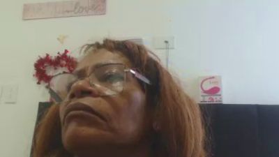 BustyXMilf live cam on Cam4