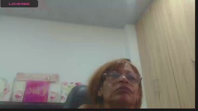 BustyXMilf live cam on Cam4