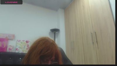 BustyXMilf live cam on Cam4