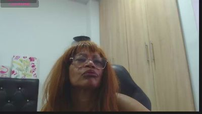 BustyXMilf live cam on Cam4