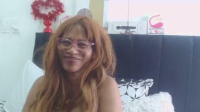 BustyXMilf live cam on Cam4