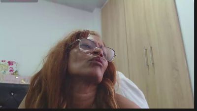 BustyXMilf live cam on Cam4