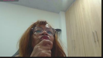 BustyXMilf live cam on Cam4