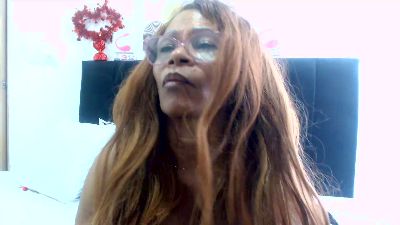 BustyXMilf live cam on Cam4