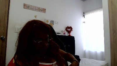 BustyXMilf live cam on Cam4