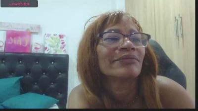 BustyXMilf live cam on Cam4