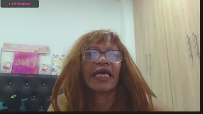 BustyXMilf live cam on Cam4