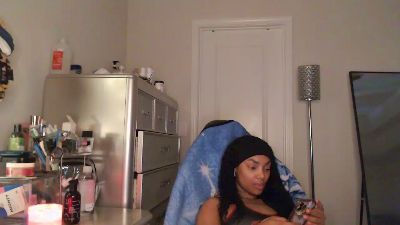 Butterflybootyy live cam on Cam4