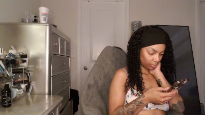 Butterflybootyy live cam on Cam4