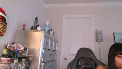 Butterflybootyy live cam on Cam4