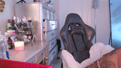 Butterflybootyy live cam on Cam4
