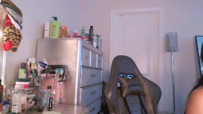 Butterflybootyy live cam on Cam4