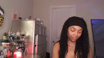 Butterflybootyy live cam on Cam4