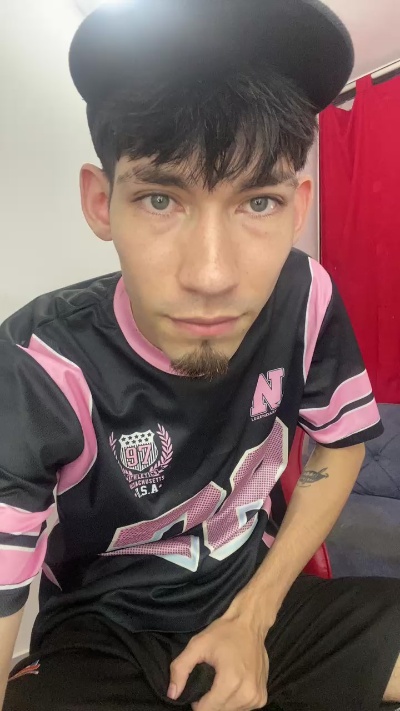 CAMILO_21 live cam on Cam4