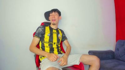 CAMILO_21 live cam on Cam4