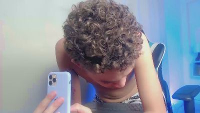 CAMI_BOYY live cam on Cam4