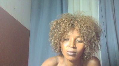 CHAMSIEGOOD live cam on Cam4