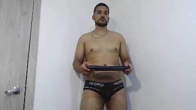 CHRIS_DENNIS live cam on Cam4