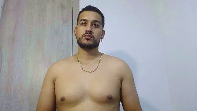 CHRIS_DENNIS live cam on Cam4