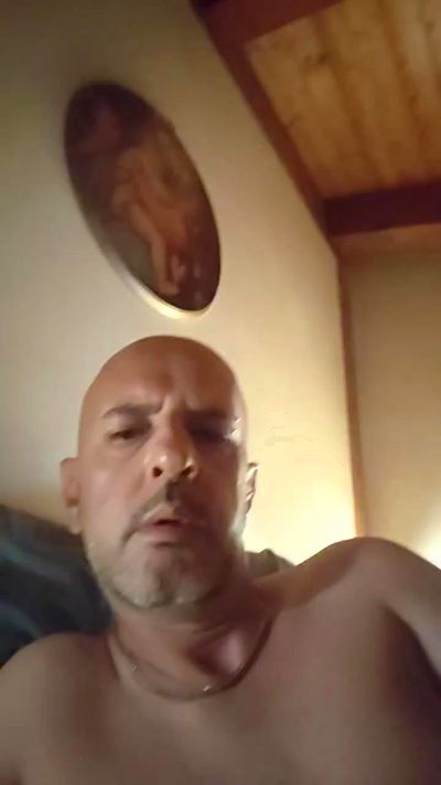 CIONDOLONE82 live cam on Cam4
