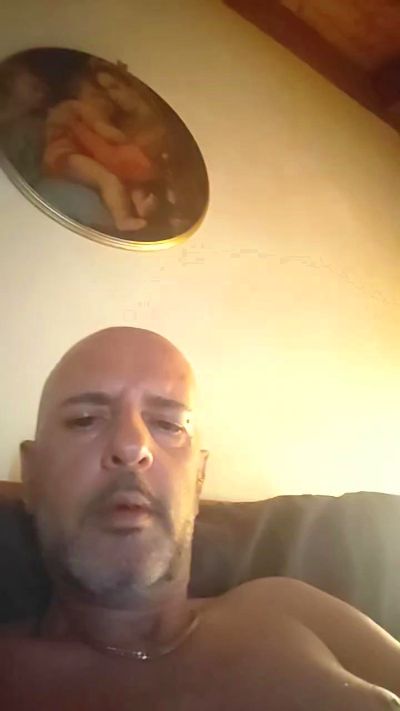 CIONDOLONE82 live cam on Cam4
