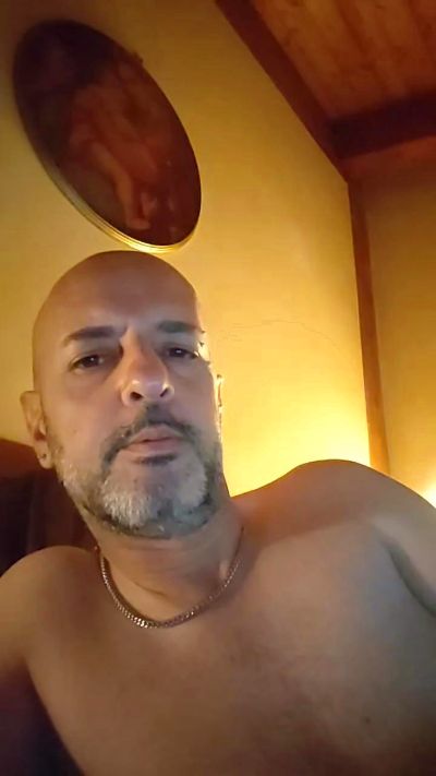 CIONDOLONE82 live cam on Cam4