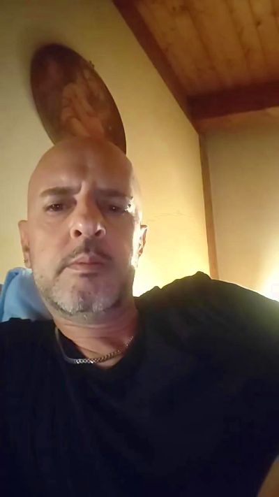 CIONDOLONE82 live cam on Cam4
