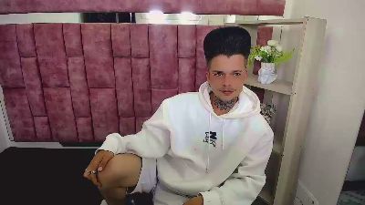 CLoyalS99 live cam on Cam4