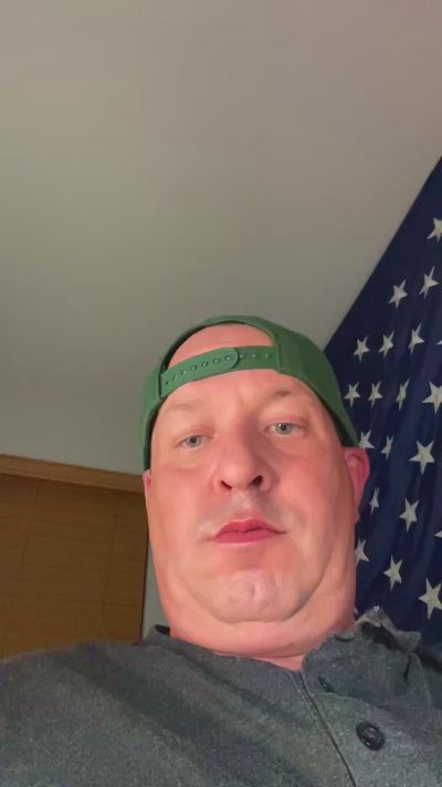 COCKNDRILLER live cam on Cam4