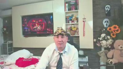 CRISSETAN live cam on Cam4