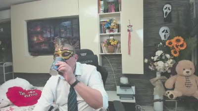 CRISSETAN live cam on Cam4