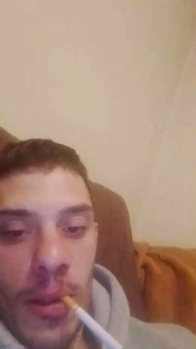 Cachondo1997 live cam on Cam4