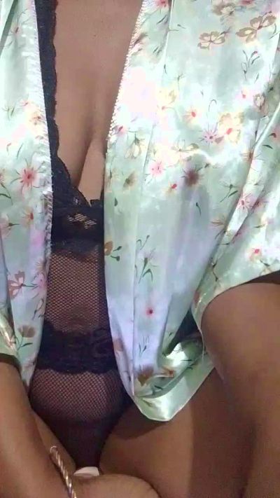 Cafeau_lait live cam on Cam4