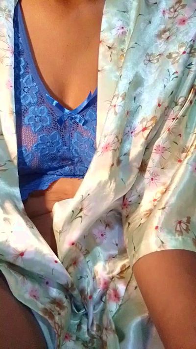Cafeau_lait live cam on Cam4