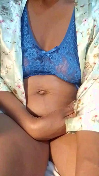 Cafeau_lait live cam on Cam4