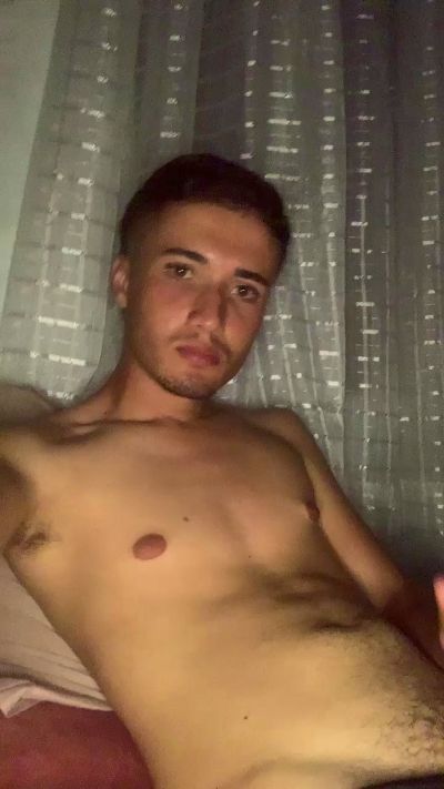 CaioBernardi live cam on Cam4