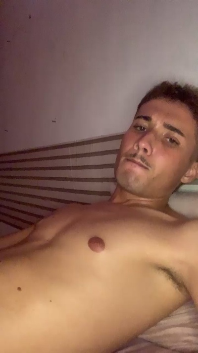 CaioBernardi live cam on Cam4