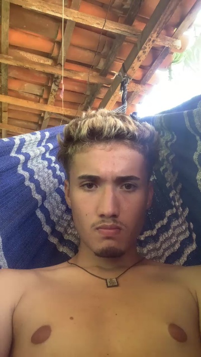 CaioBernardi live cam on Cam4