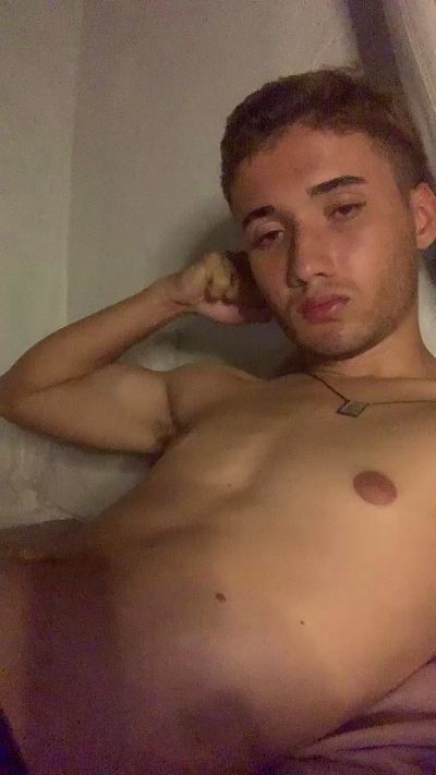 CaioBernardi live cam on Cam4