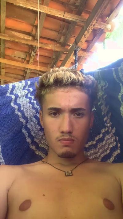 CaioBernardi live cam on Cam4