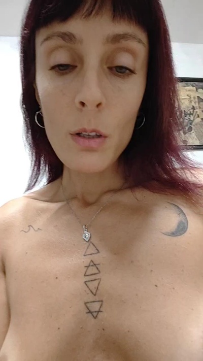Caledoniax2 live cam on Cam4