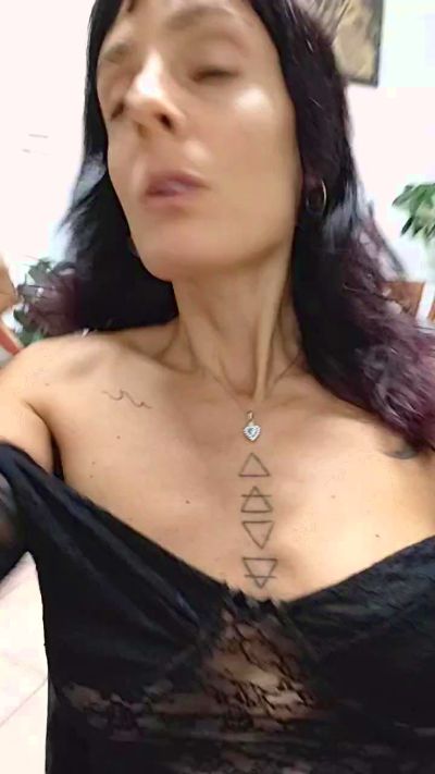 Caledoniax2 live cam on Cam4