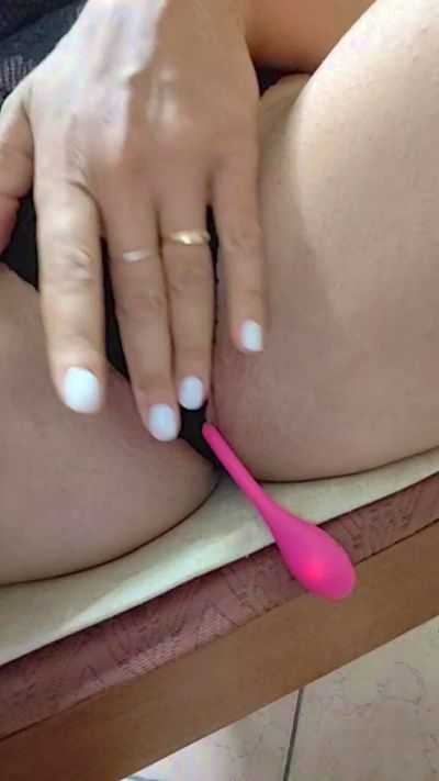 Caledoniax2 live cam on Cam4