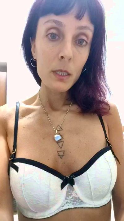 Caledoniax2 live cam on Cam4