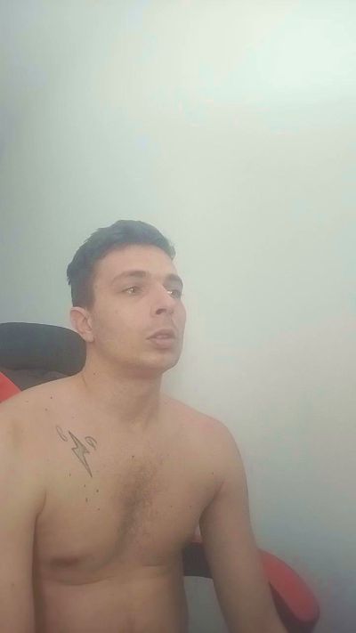 Calorcito24 live cam on Cam4