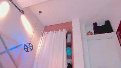Cami_rouxx live cam on Cam4