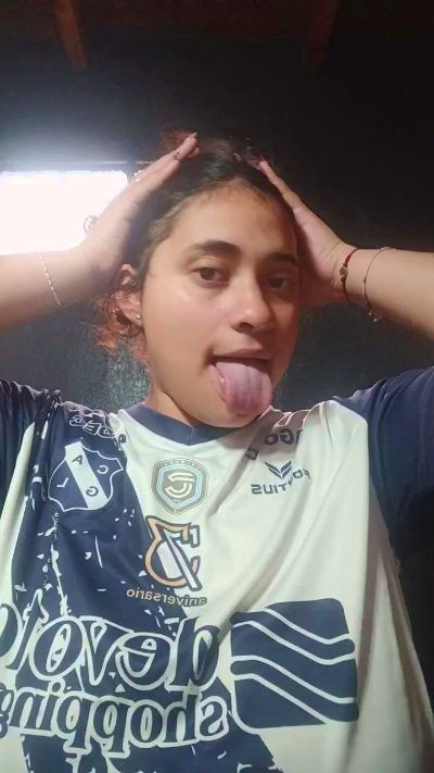 Camila057 live cam on Cam4