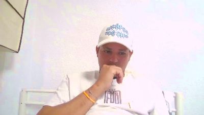 CamilaAndThomas live cam on Cam4